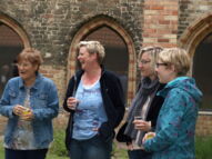 Grillen  in harmonischer Plan-Haben-Gemeinschaft